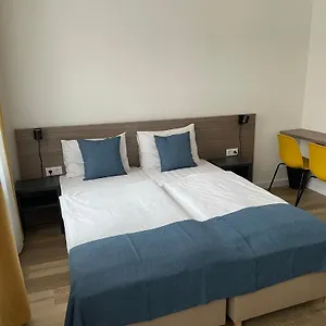 Res Ξενοδοχείο